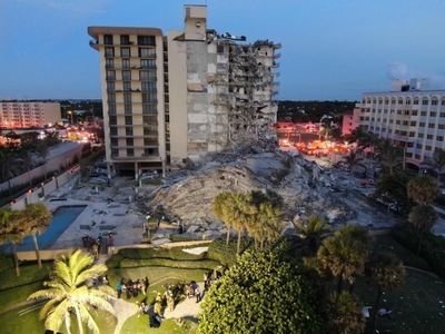 美国佛州住宅楼坍塌事故已致18人死亡145人失联 拜登前往当地视察