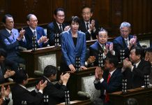 三度叩門 終掌相印 64歲高市早苗成日本首位女首相